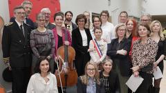 officiels et lauréats du concours de poésie 